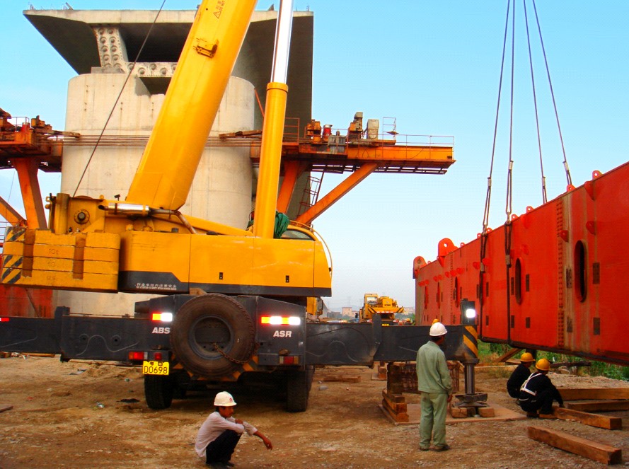 厦深高铁移动模架主梁吊装